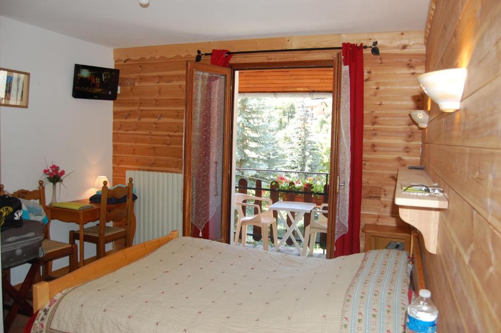 Au Bon Logis Hotel Risoul Room photo
